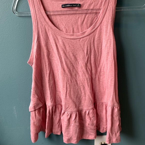 NWOT Abercrombie Cropped Tanktop - Picture 1 of 3